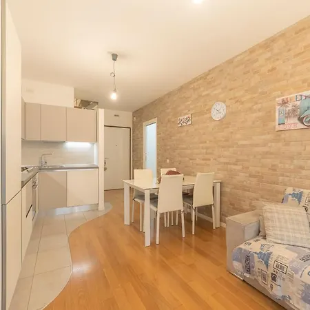 Luigi Flat * Mestre